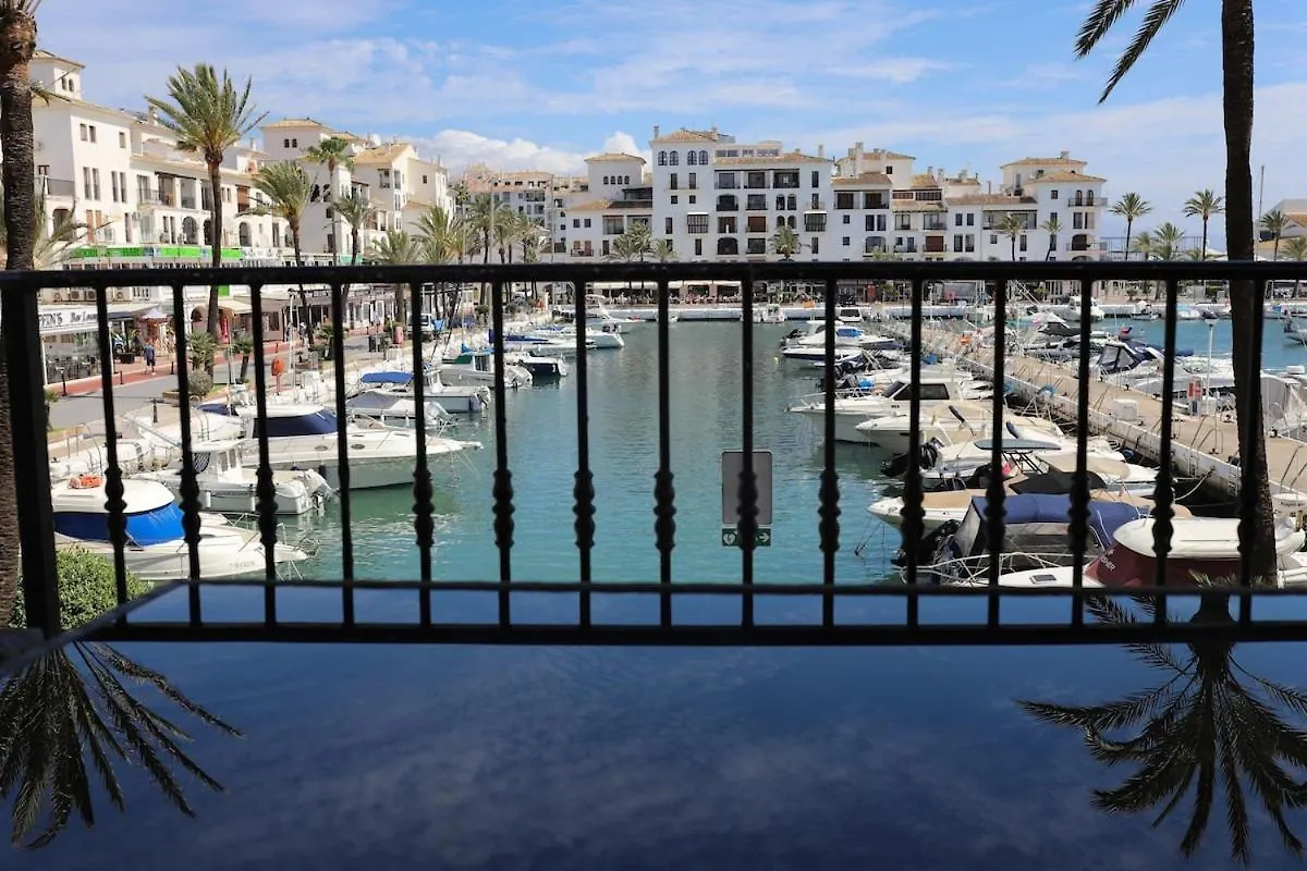 アパート Puerto Duquesa Fancy Condo Overlooking Marina マニルバ